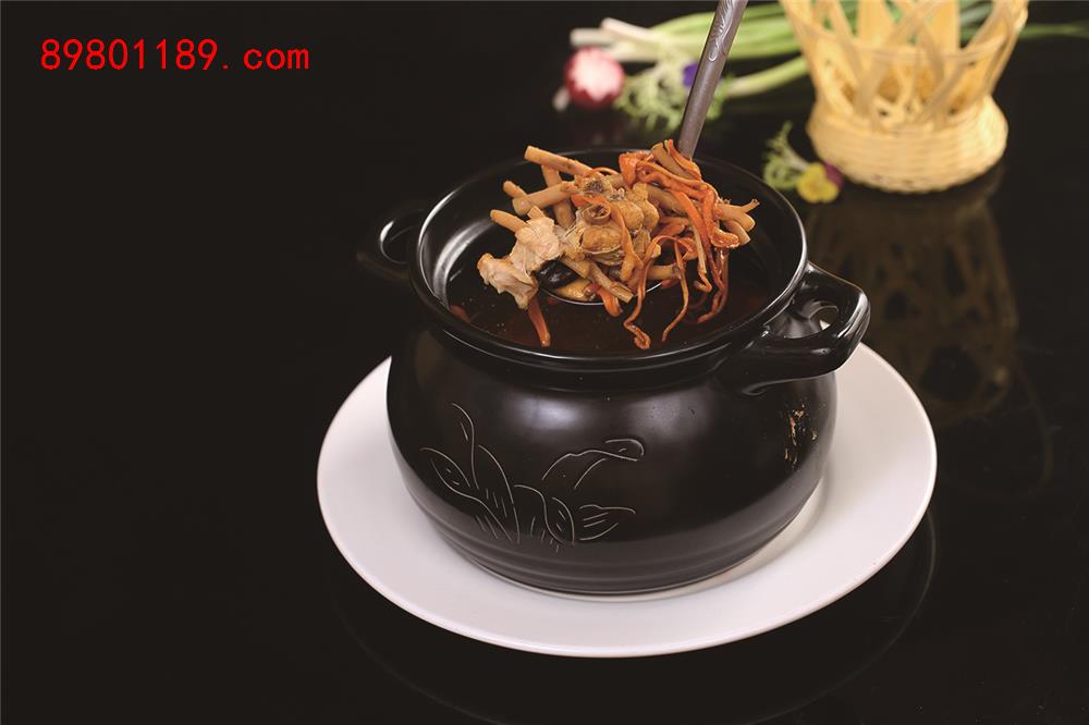 滋补药膳鸡汤
